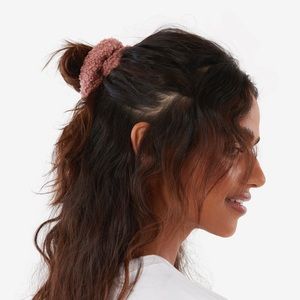 🌸VIRGINIA WOLF SHERPA SCRUNCHIES!! - 3 PACK🌸